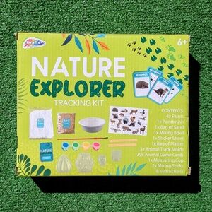 Grafix NATURE EXPLORER Tracking Kit Learn to Identify Prints in the Wild One Set